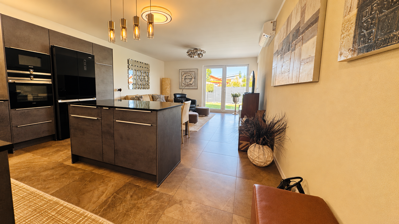 BÝVANIE BEZ ĎALŠÍCH INVESTÍCIÍ | 4-izbový dom, garáž, terasa | SENEC GARDENS