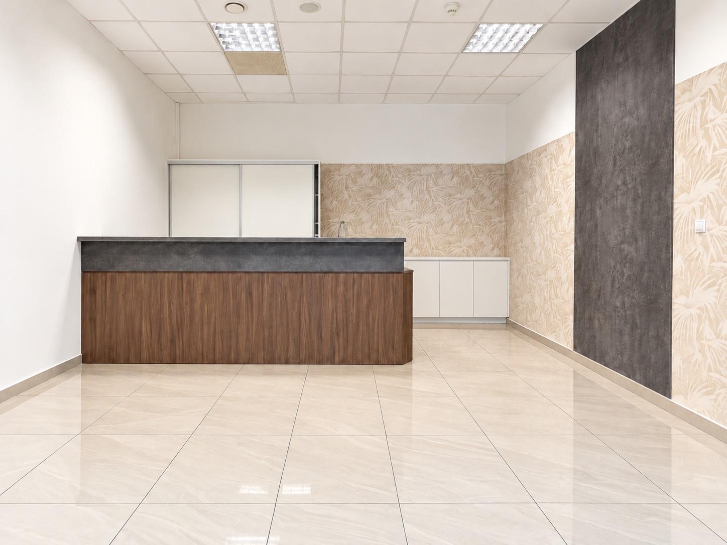 Prenájom EXKLUZÍVNY PRIESTOR PRIAMO V CENTRE , ul. Hviezdoslavova v TRNAVE