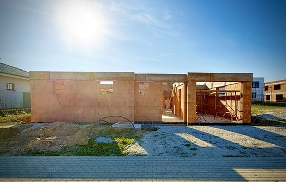 MODERNÝ 4-IZBOVÝ RODINNÝ DOM S GARÁŽOU A POZEMKOM 602 m² | SEREĎ – LEVANDUĽOVÁ ULICA