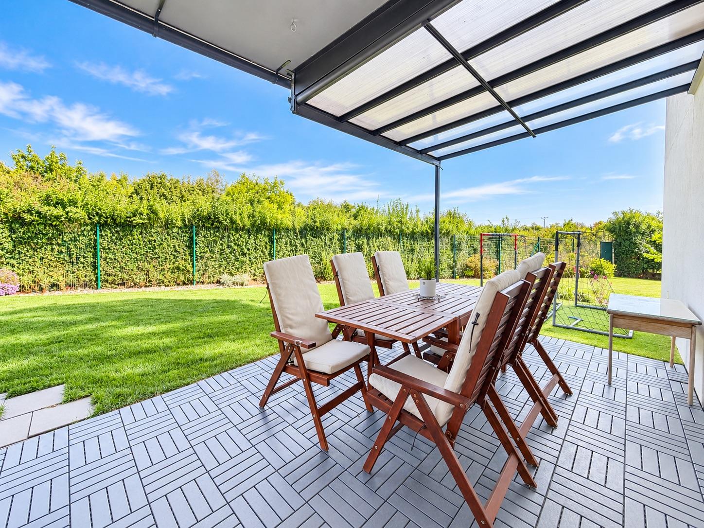 4-izbový byt, 115 m² + 348 m² pozemok, 2 terasy, 3 parkovacie miesta – Opoj