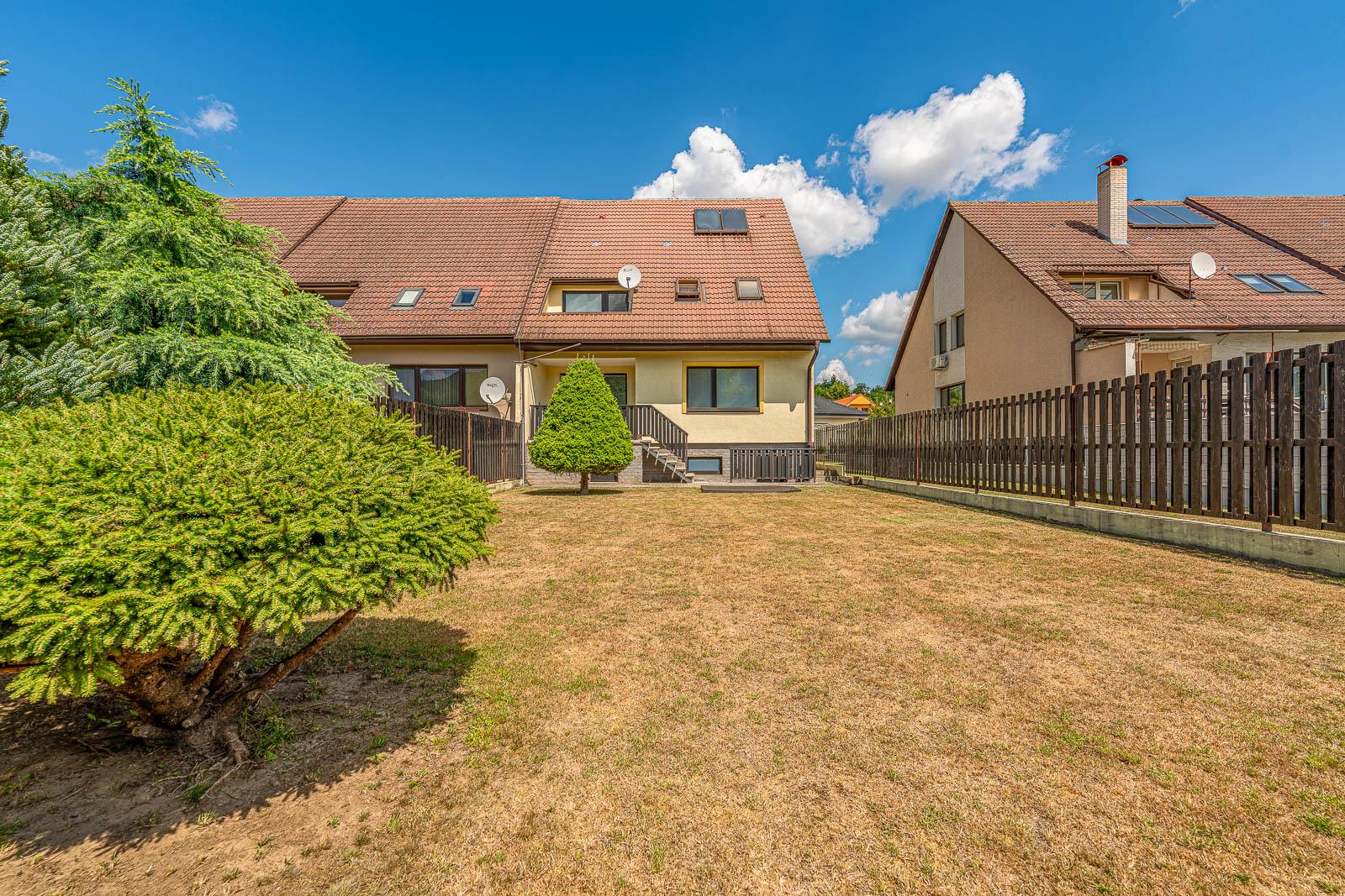 5-izbový rodinný dom 180 m² | pozemok 587 m², garáž a veľká povala | Bzince pod Javorinou