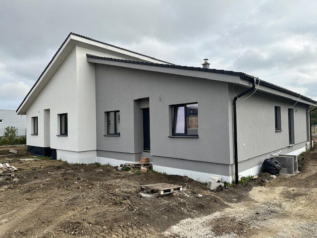 Predaj moderného rodinného domu v obci Červeník